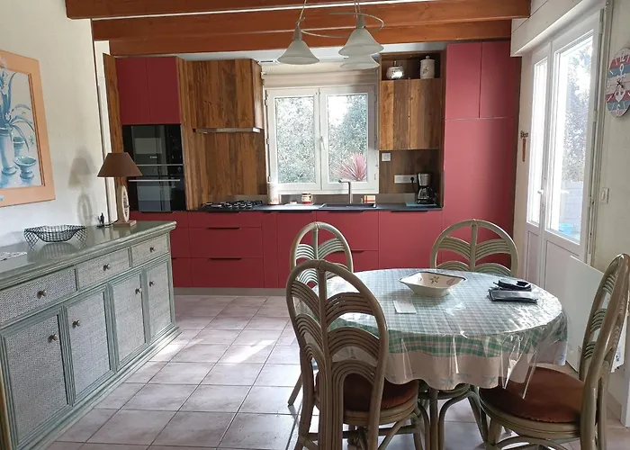 Сasa de vacaciones Verdoyant Proche Plages Avec Terrasse Privative, Idéal Famille - - Fr-1-306-968